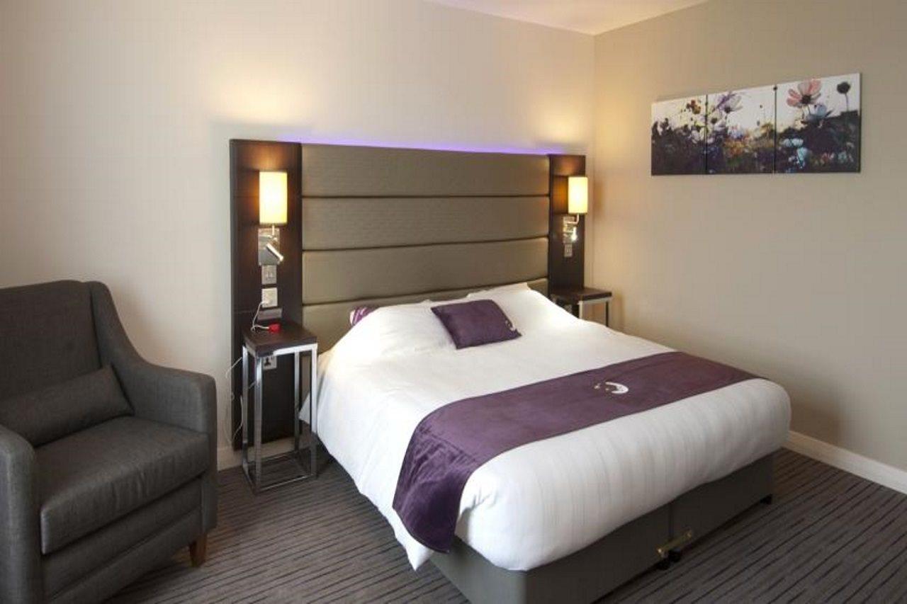 Premier Inn Glasgow Pacific Quay Exterior photo